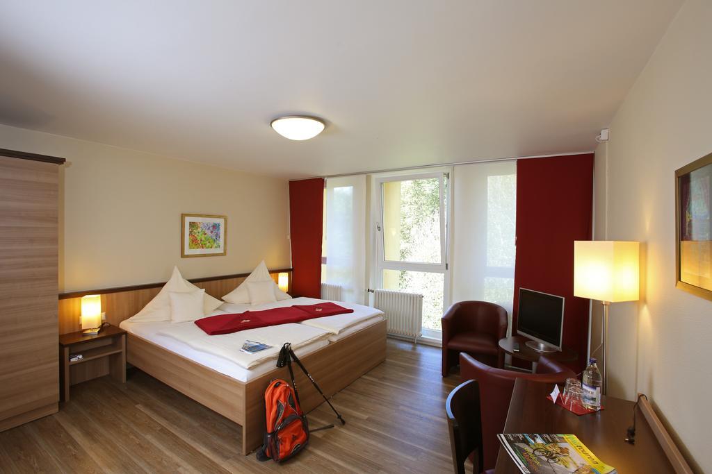 Hotel Tagungshaus Regina Pacis Leutkirch im Allgäu Zewnętrze zdjęcie