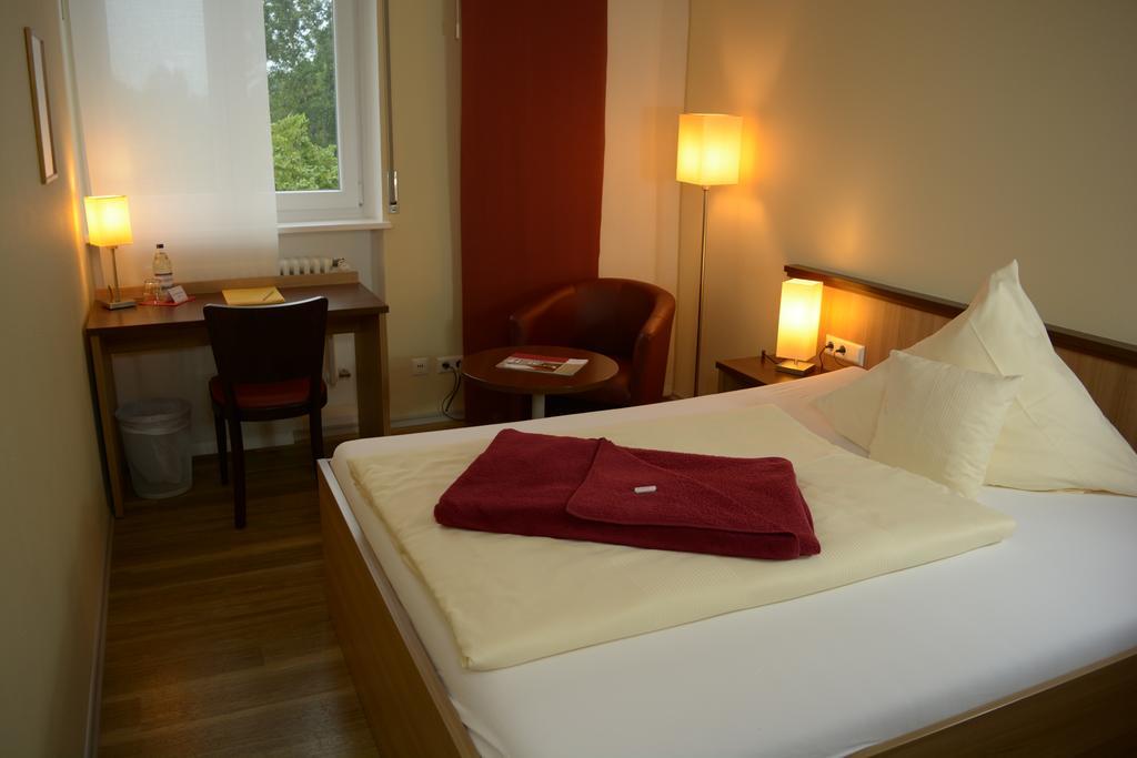 Hotel Tagungshaus Regina Pacis Leutkirch im Allgäu Zewnętrze zdjęcie